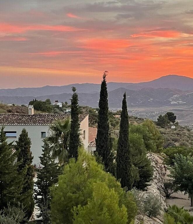 Boutique B&B El Refugio Alcaucin Bagian luar foto